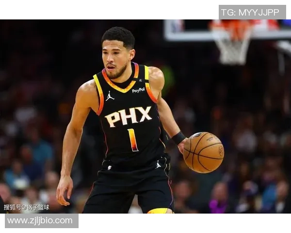 布克：和上赛季相比我们本赛季一切都不一样了 大家都在向前看